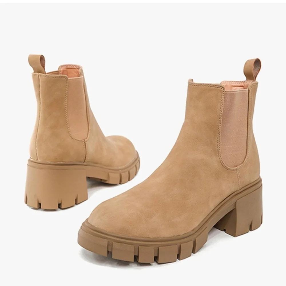 Chunky Lug Sole Chelsea Boots Ankle Boot Size 8.5 Non-Slip
